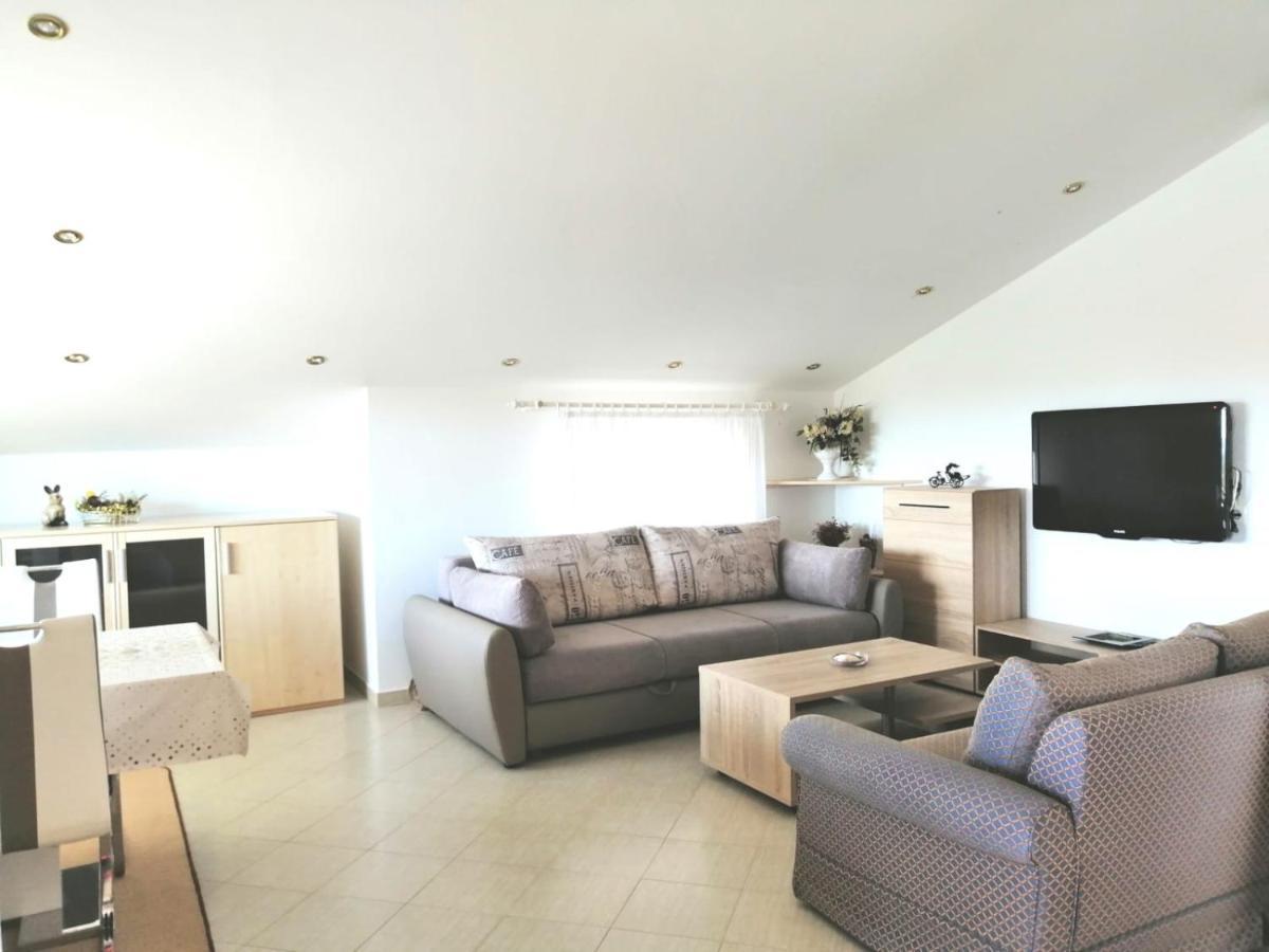 Lovely Sea View House In Malinska Island Krk Екстер'єр фото
