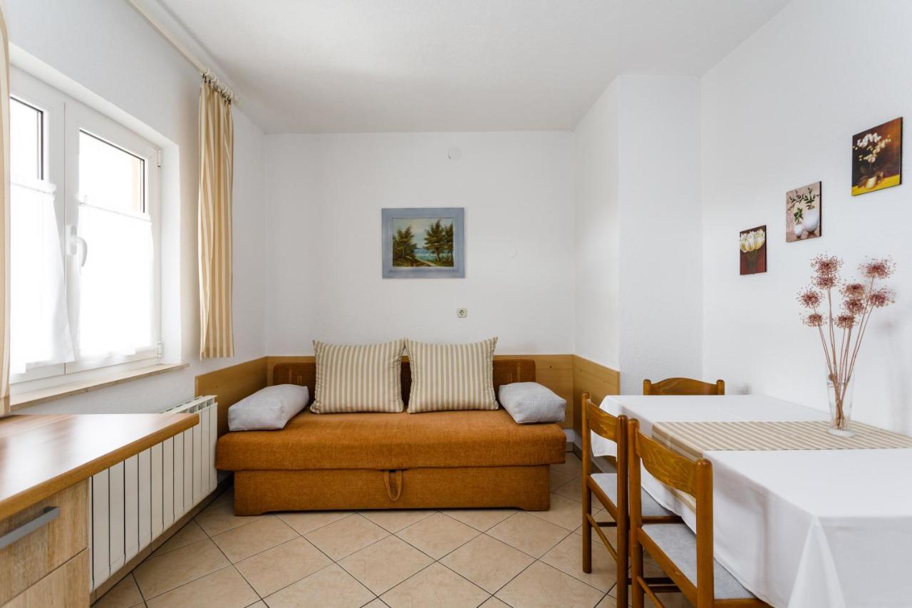Lovely Sea View House In Malinska Island Krk Екстер'єр фото