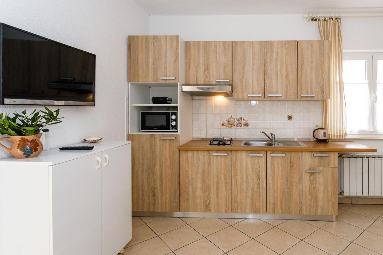 Lovely Sea View House In Malinska Island Krk Екстер'єр фото