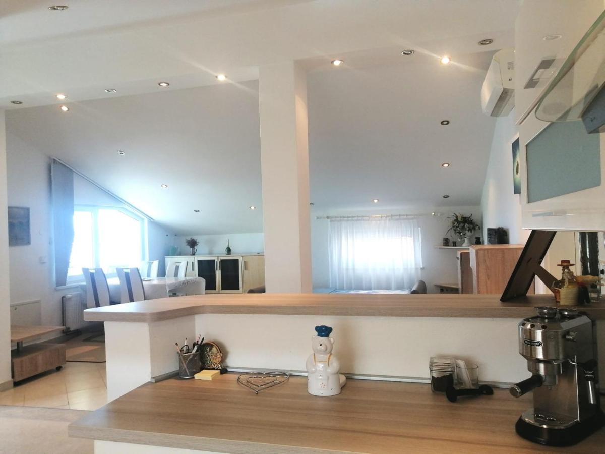 Lovely Sea View House In Malinska Island Krk Екстер'єр фото